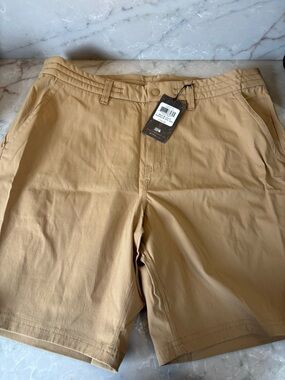Mountain Hardwear Men's Tan Outdoor Stretch Shorts